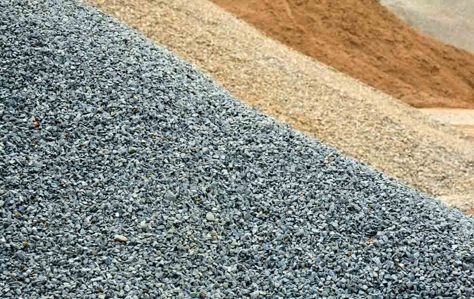 Wir können mit unserem Fertiger sämtliche erdfeuchte Materialien mit einem maximalen Korndurchmesser von 56 mm zur Erstellung von Wegen, Decken, Schichten und Oberflächen verarbeiten.